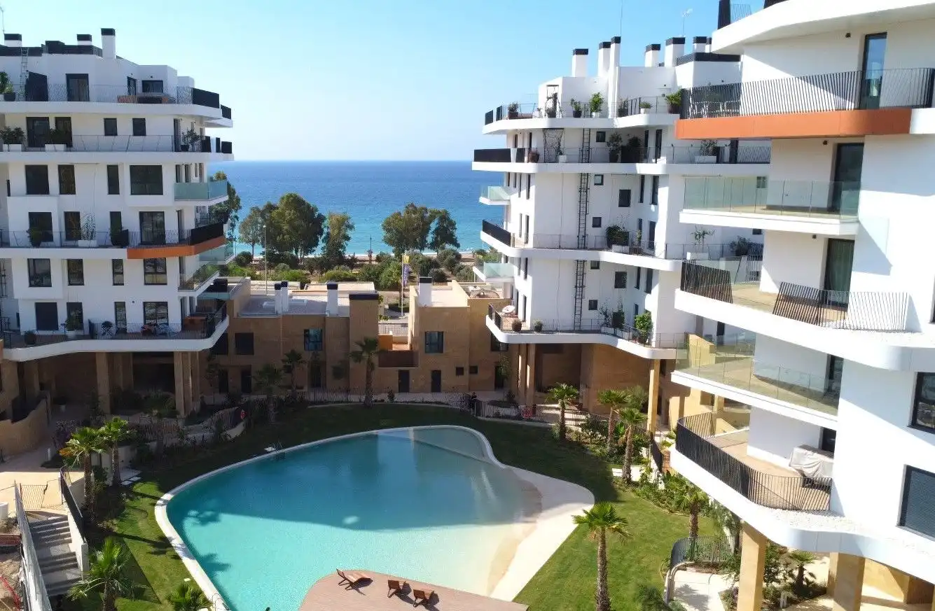 Appartement compact avec piscine à vendre à ALLON 1