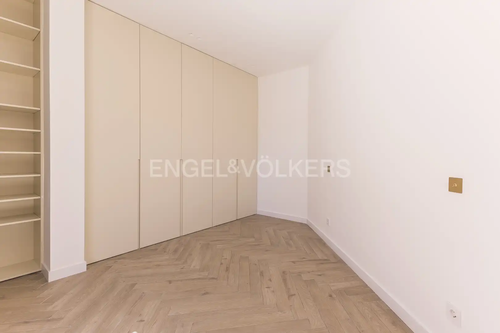 Schlafzimmer von Dachboden zum Verkauf in Madrid mit Klimaanlage, Heizung und Terrasse