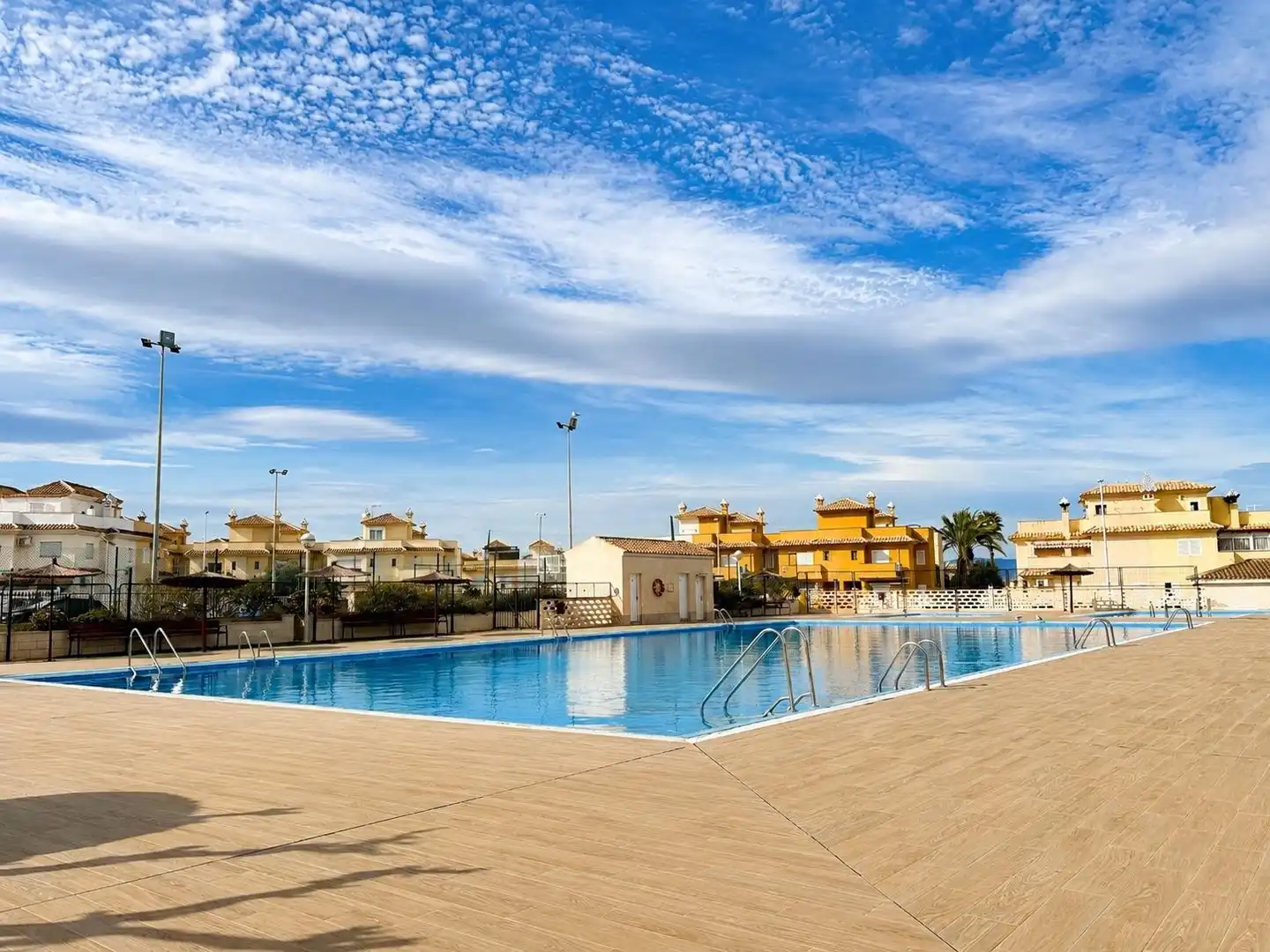 Piscina de Casa adosada en venda en Santa Pola amb Terrassa i Piscina comunitària