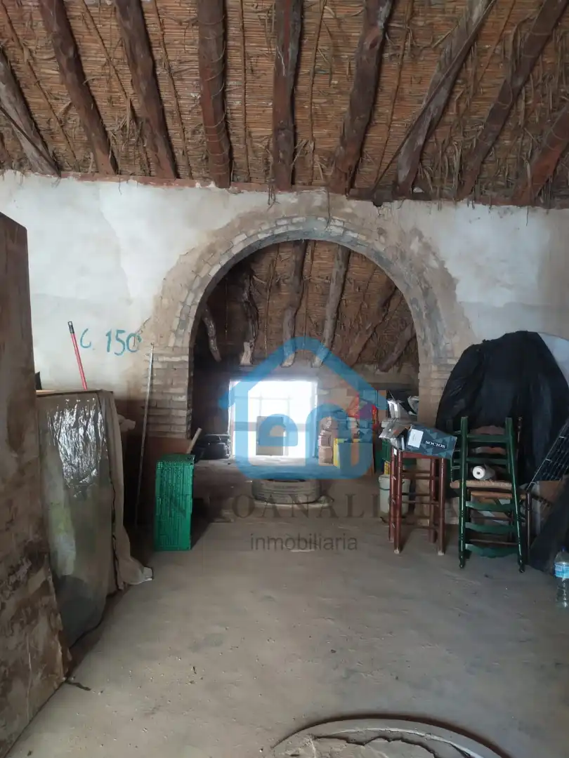 Country homes for sale in Requena