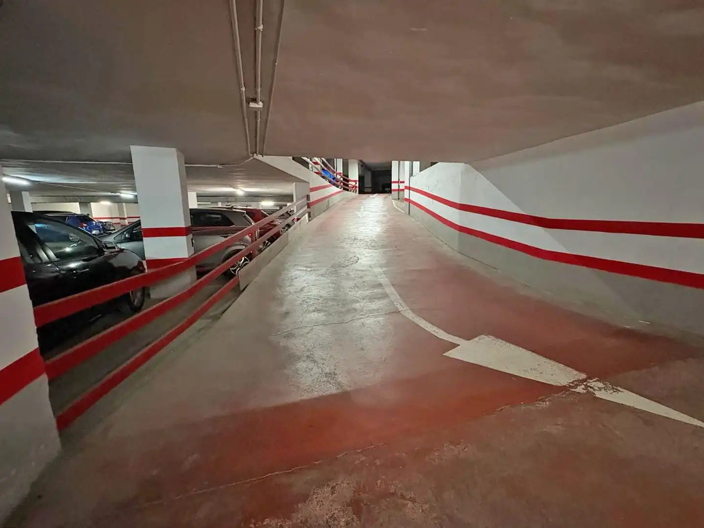 Parkplatz von Wohnung zum Verkauf in Alicante / Alacant mit Klimaanlage, Heizung und Terrasse