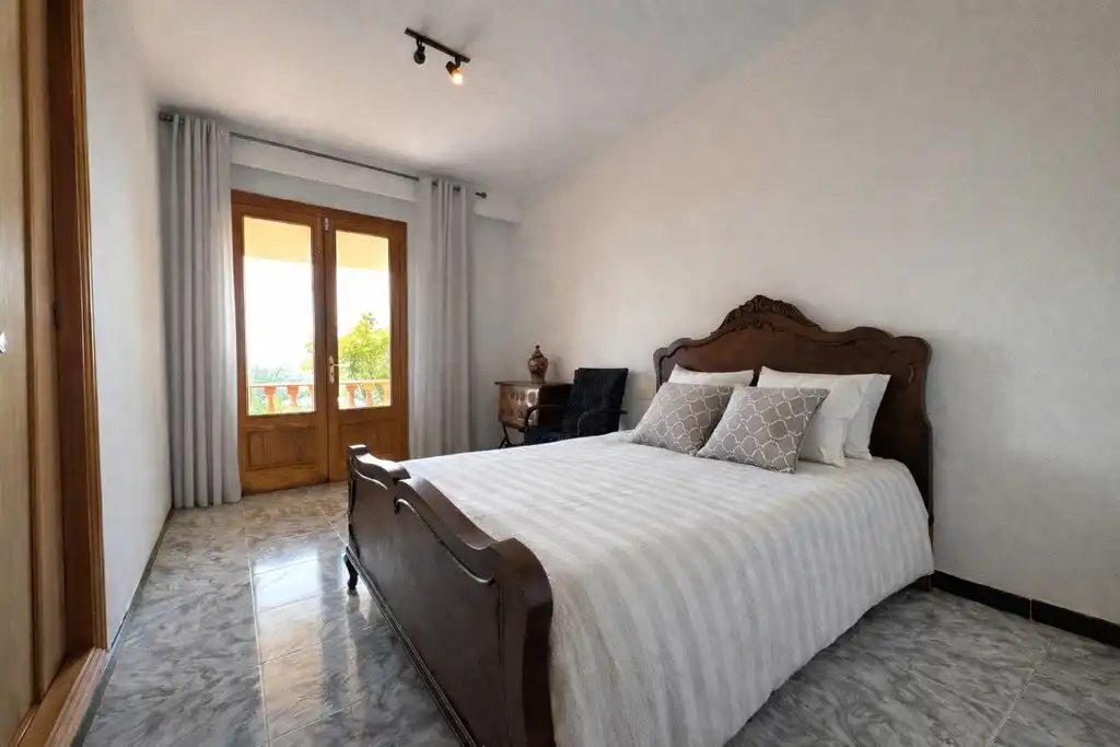 Dormitori de Finca rústica en venda en Lloseta amb Jardí privat i Terrassa