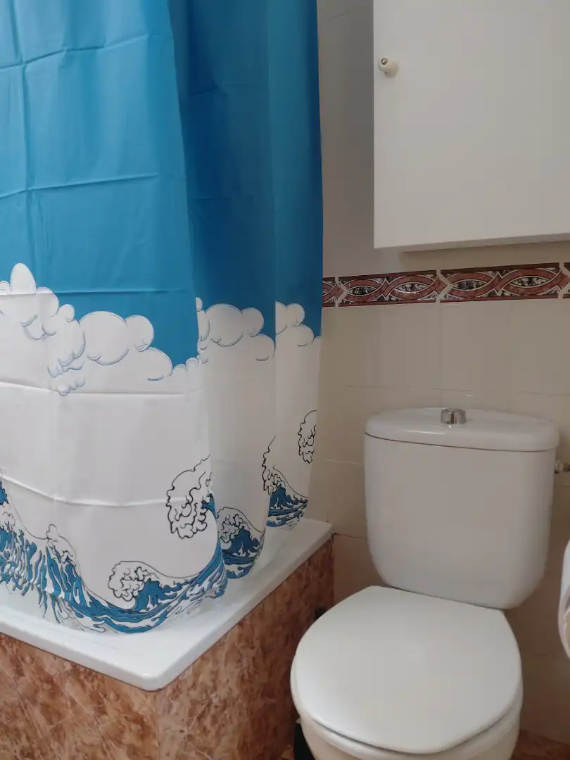 Badezimmer von Wohnungen zur Miete in Arucas mit Möbliert, Waschmaschine und Mikrowelle