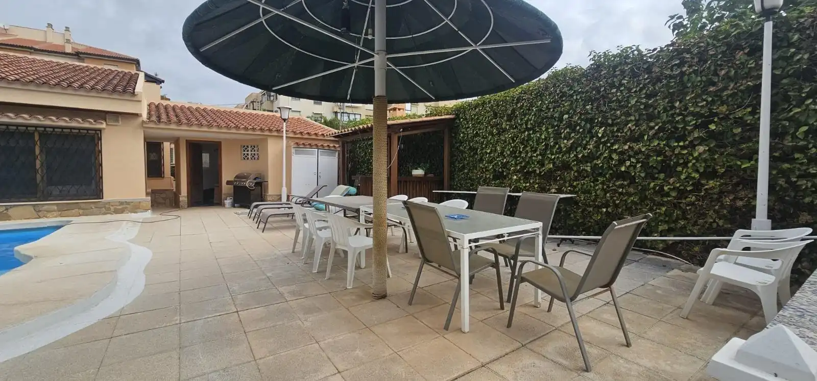 Terrassa de Casa o xalet en venda en Mutxamel amb Jardí privat, Piscina i Moblat