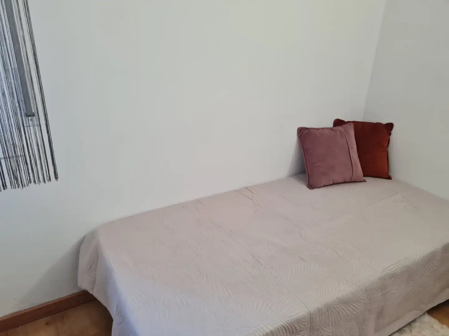Habitación de Piso de alquiler en Girona con Calefacción, Parquet y Amueblado