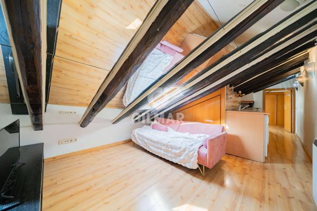 Piso en Venta en Universidad - Malasaña