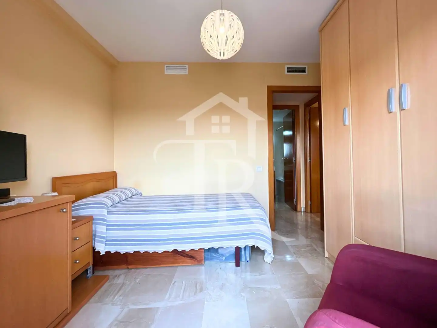 Schlafzimmer von Dachboden zum Verkauf in Rubí mit Klimaanlage, Heizung und Terrasse
