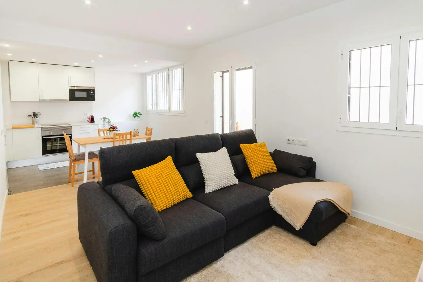 Living room of Flat for rent in Barcelona  with Air Conditioner, Heating and Furnished