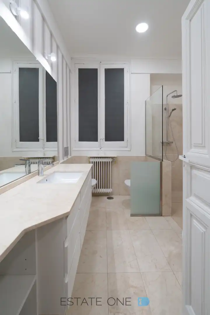 Ground floor for rent in Calle de Lope de Vega, Cortes - Huertas