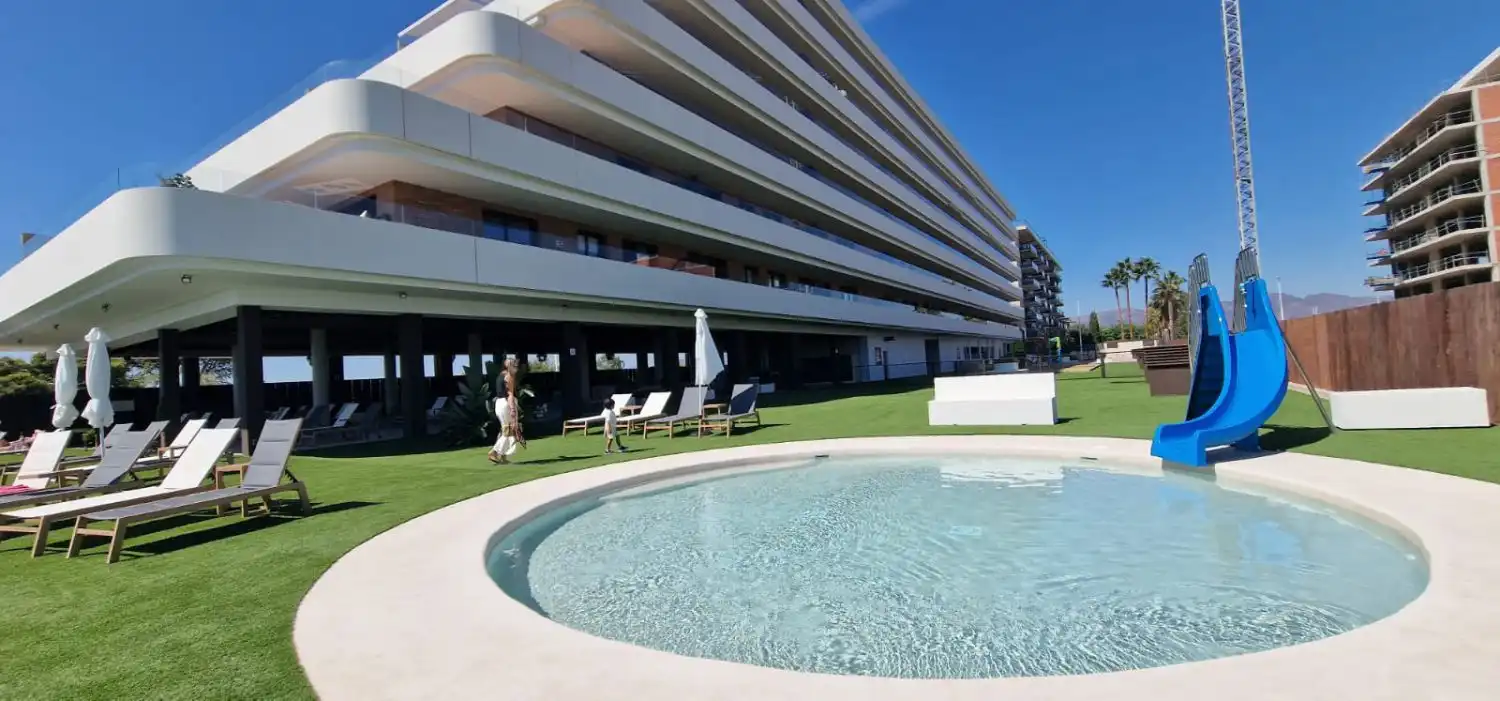 Piscina de Apartamento de alquiler en Moncofa con Aire acondicionado, Terraza y Trastero