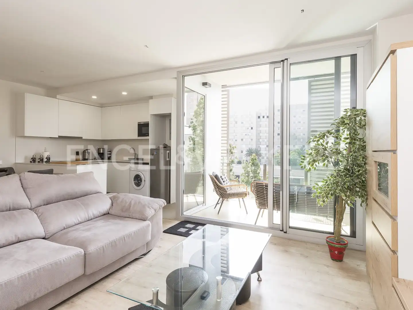 Living room of Flat for sale in Sant Adrià de Besòs  with Air Conditioner, Heating and Parquet flooring