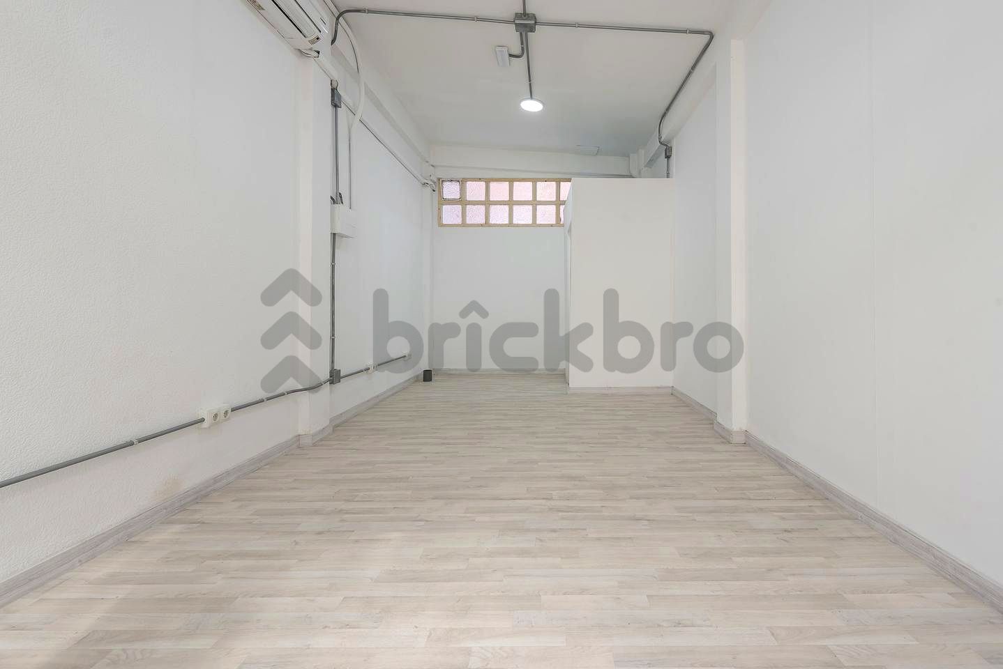 Premises for sale in  Madrid Capital  with Air Conditioner