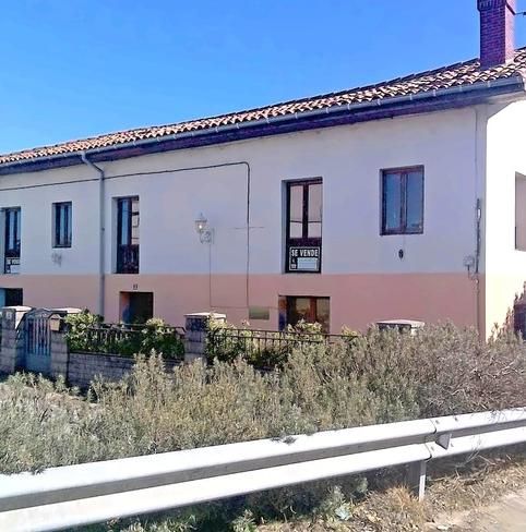 Foto 2 de Casa adosada en venta en C/ la Estación , Bárcena de Cicero, Cantabria
