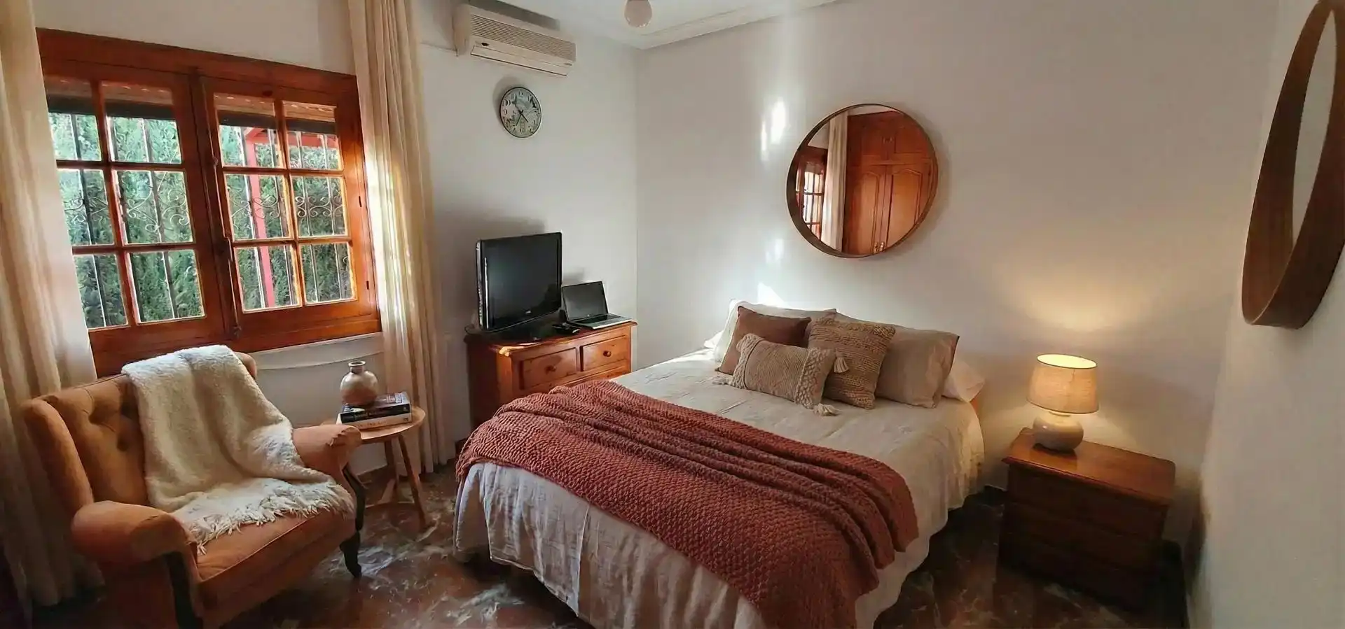 Dormitori de Casa o xalet en venda en Dos Hermanas amb Aire condicionat, Piscina i Balcó