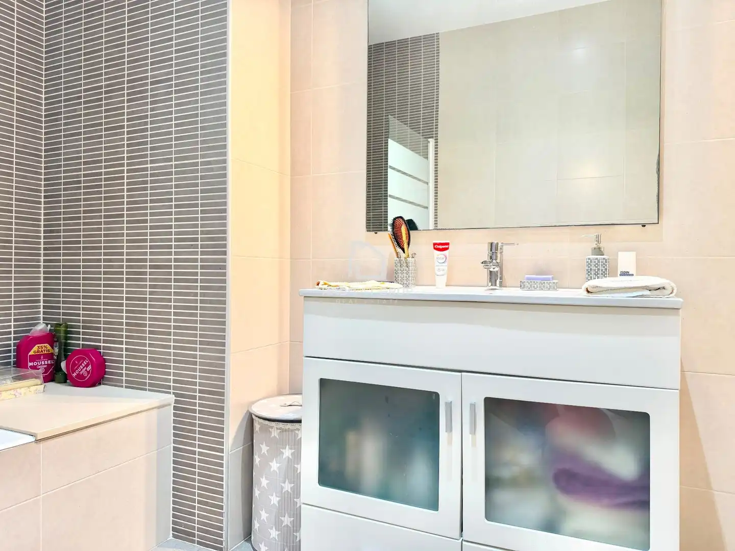 Bathroom of Houses for sale in Girona  with Air Conditioner, Heating and Private garden