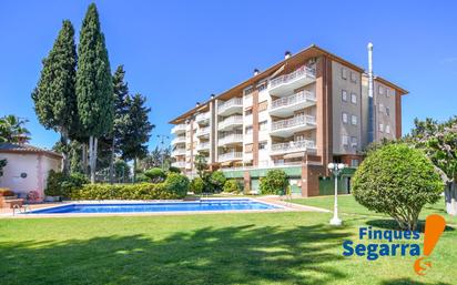 Vista exterior de Planta baixa en venda en Roda de Berà amb Aire condicionat, Parquet i Terrassa