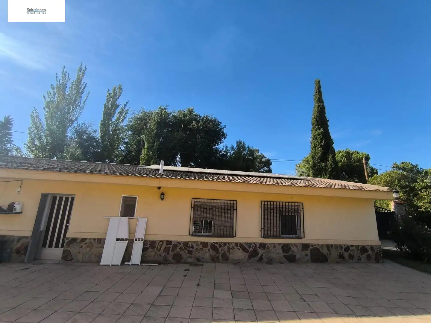 Vista exterior de Casa o xalet en venda en Albacete amb Aire condicionat, Calefacció i Jardí privat