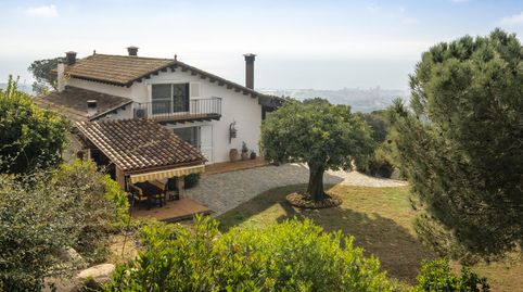 Casa en venta en Mataró con vistas al mar y amplio terreno, Bild 2