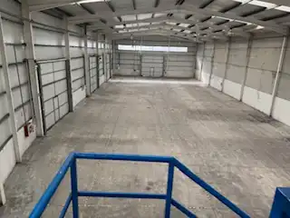 Fabrikhallen zur Miete in Oviedo  mit Alarm