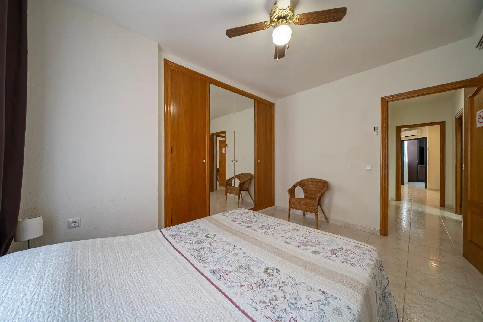 Dormitori de Apartament de lloguer en Alicante / Alacant amb Aire condicionat, Calefacció i Moblat