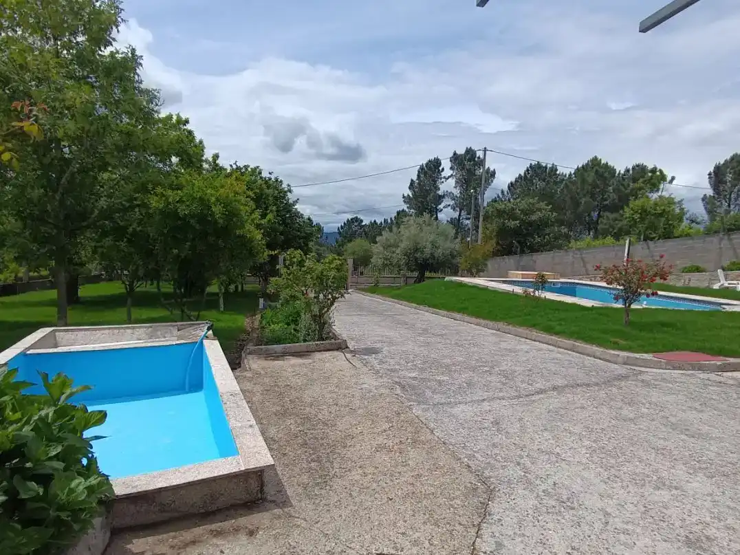 Piscina de Casa o xalet en venda en Ourense Capital  amb Piscina