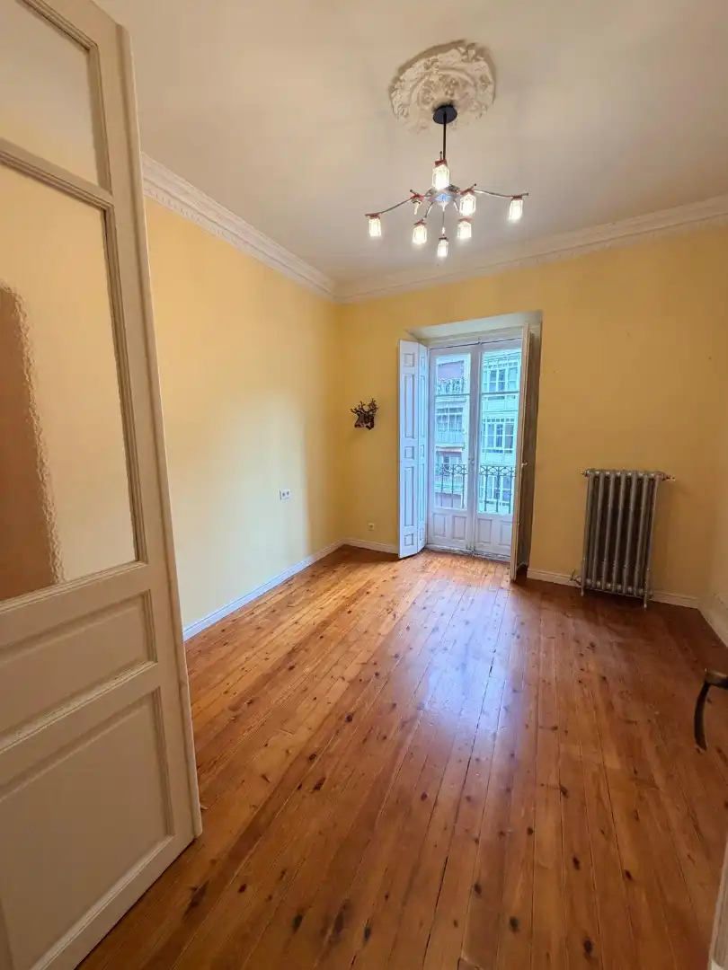 Flat with lift for sale in Calle de Lain Calvo, imagen 2