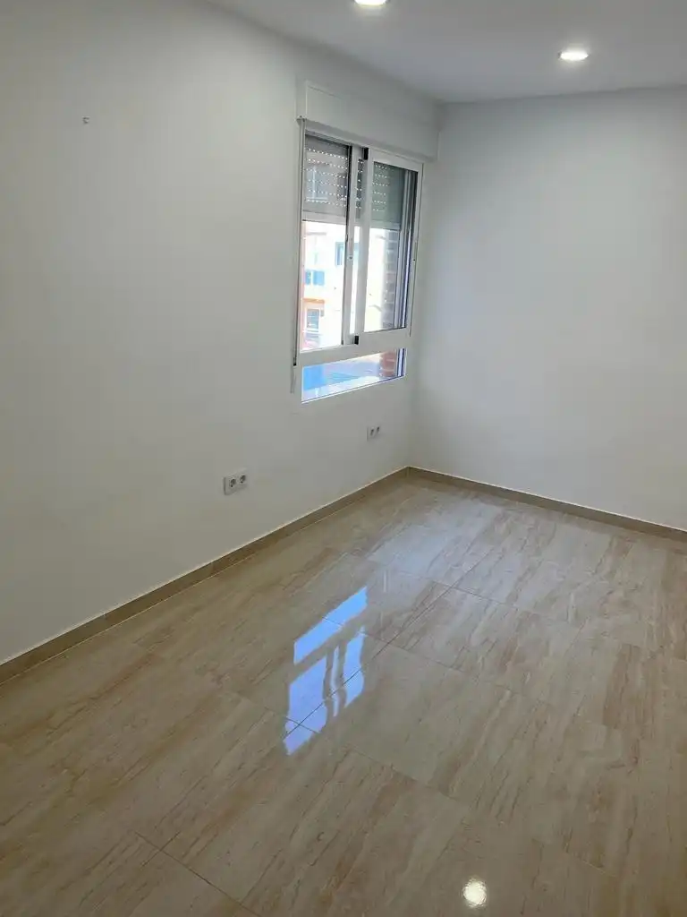 Habitación de Piso de alquiler en Cartagena con Aire acondicionado, Calefacción y Amueblado