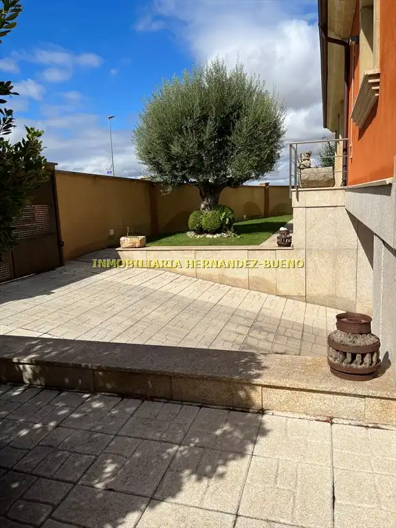 Terraza de Casa o chalet en venta en Carbajosa de la Sagrada con Aire acondicionado, Calefacción y Jardín privado