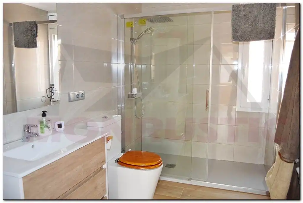 Bany de Casa o xalet en venda en L'Espluga de Francolí amb Aire condicionat, Terrassa i Traster