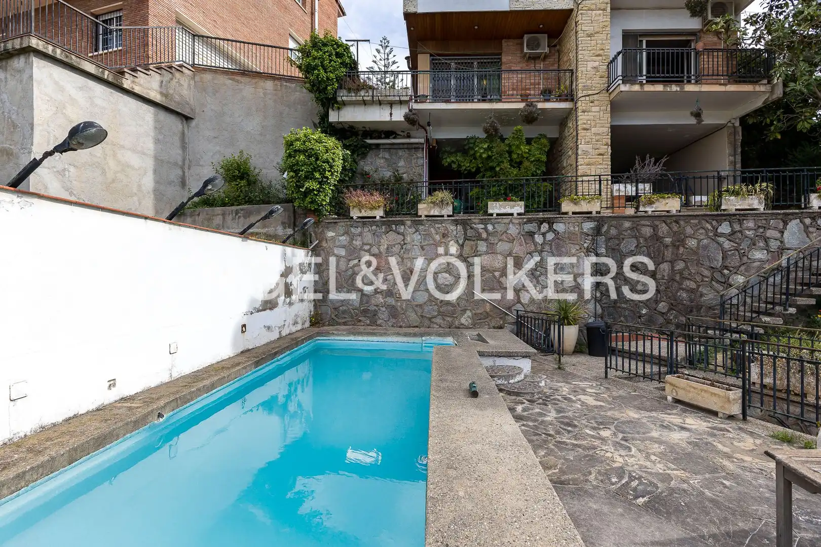 Vista exterior de Casa o chalet en venta en Viladecans con Calefacción, Jardín privado y Balcón