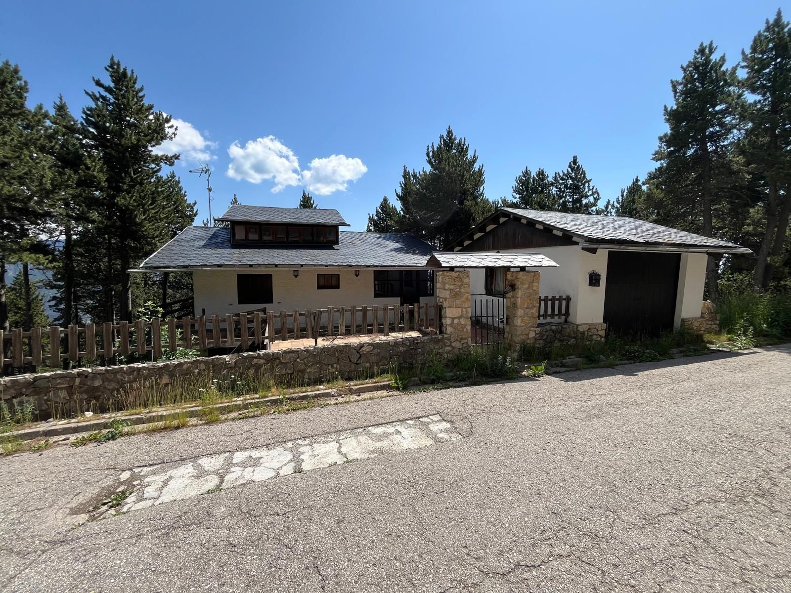 Exterior view of House or chalet for sale in La Coma i la Pedra