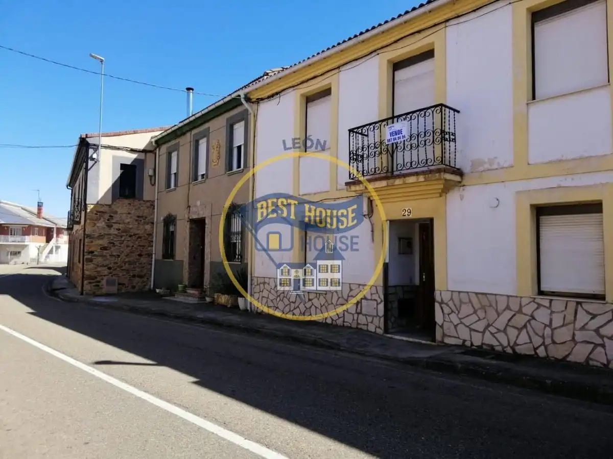 Exterior view of Houses for sale in Rioseco de Tapia  with Storage room and Balcony