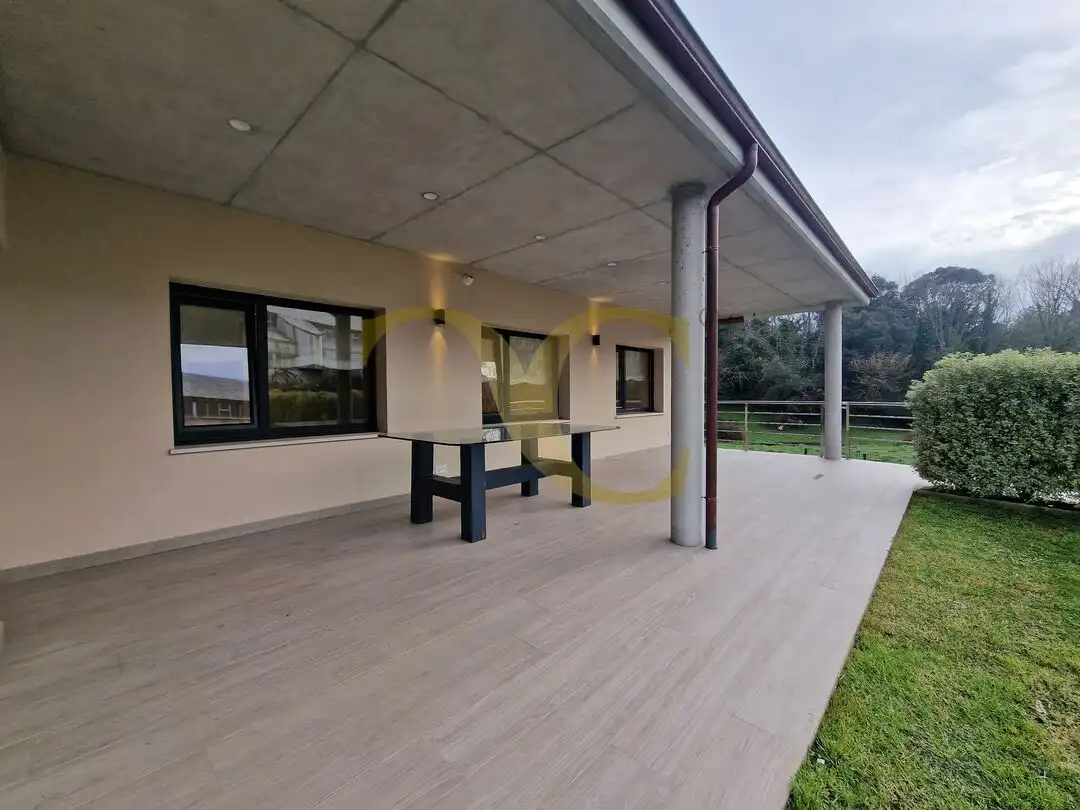 Terrassa de Casa o xalet en venda en Llanes amb Calefacció, Jardí privat i Terrassa
