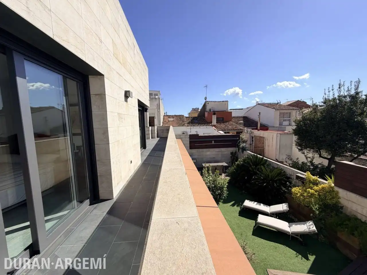 Terrassa de Casa o xalet en venda en Terrassa amb Aire condicionat, Calefacció i Jardí privat
