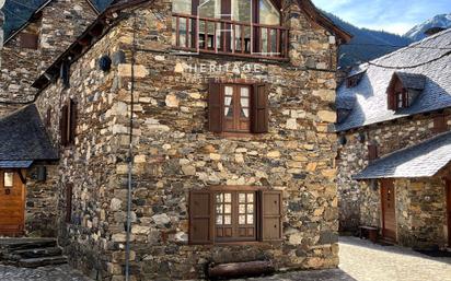 Vista exterior de Casa o xalet en venda en Naut Aran amb Terrassa