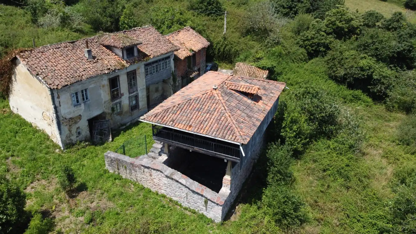 Außenansicht von Country house zum Verkauf in Castrillón mit Privatgarten und Balkon