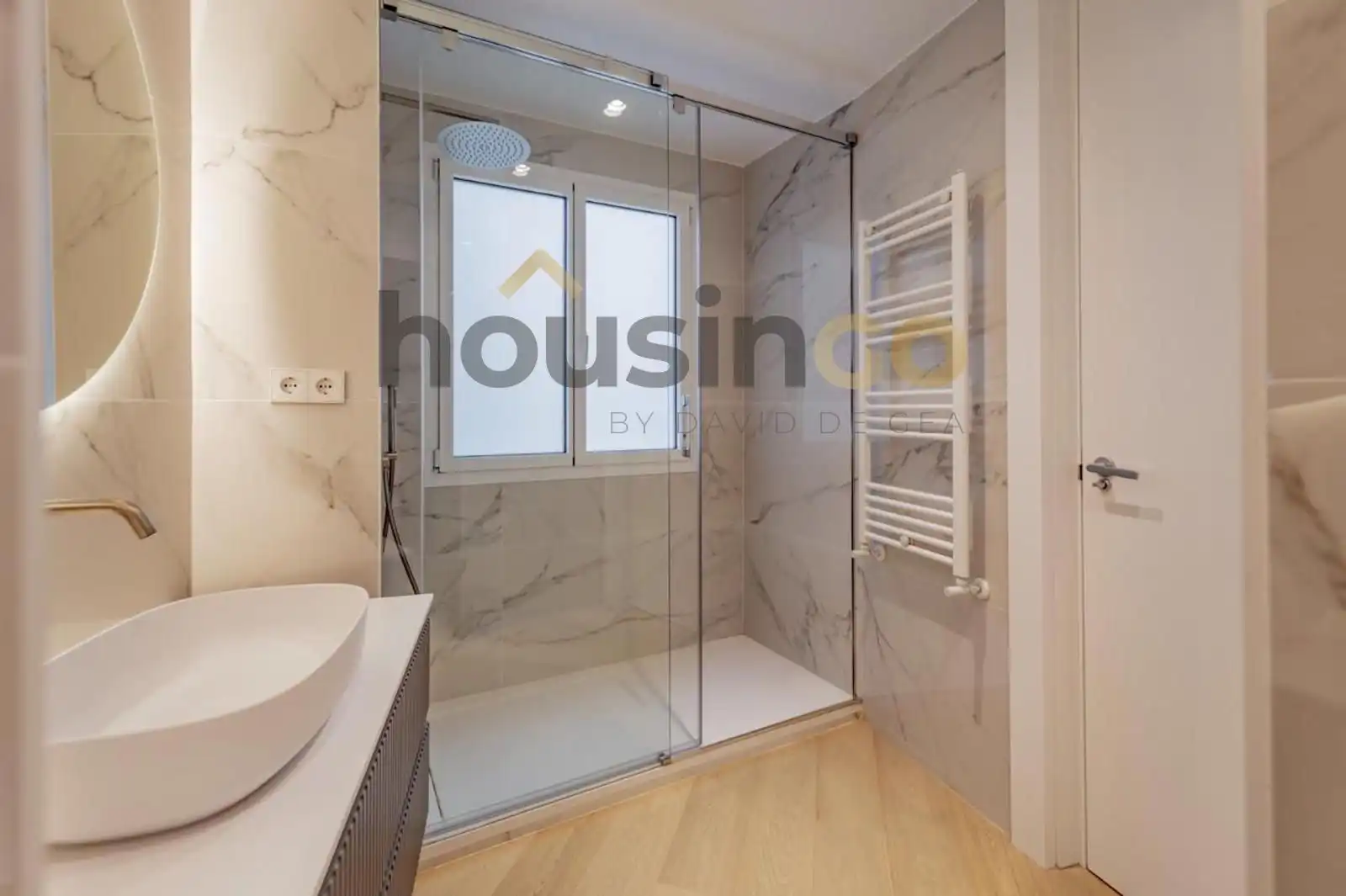 Bathroom of Flat for sale in Madrid  with Air Conditioner, Heating and Terrace