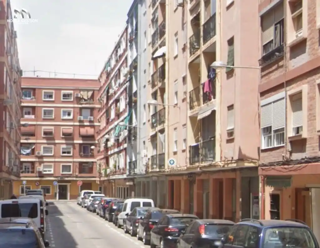 Vista exterior de Pis en venda en Valencia amb Balcó