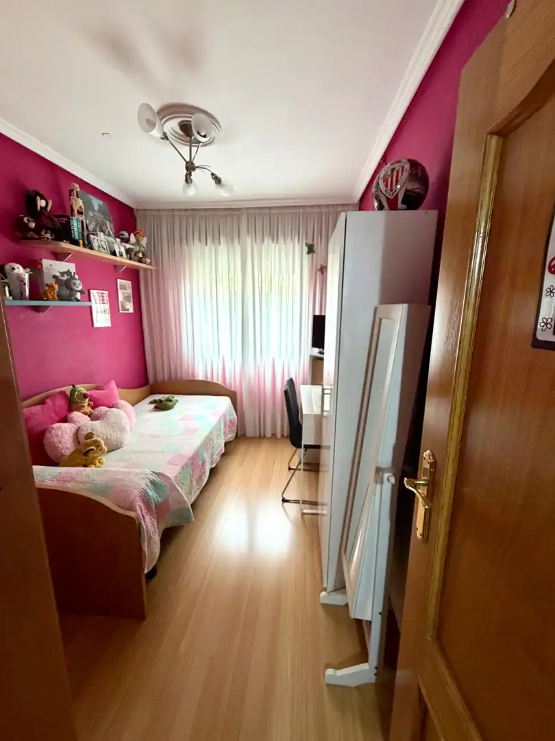 Bedroom of Flat for sale in Barakaldo   with Heating and Furnished