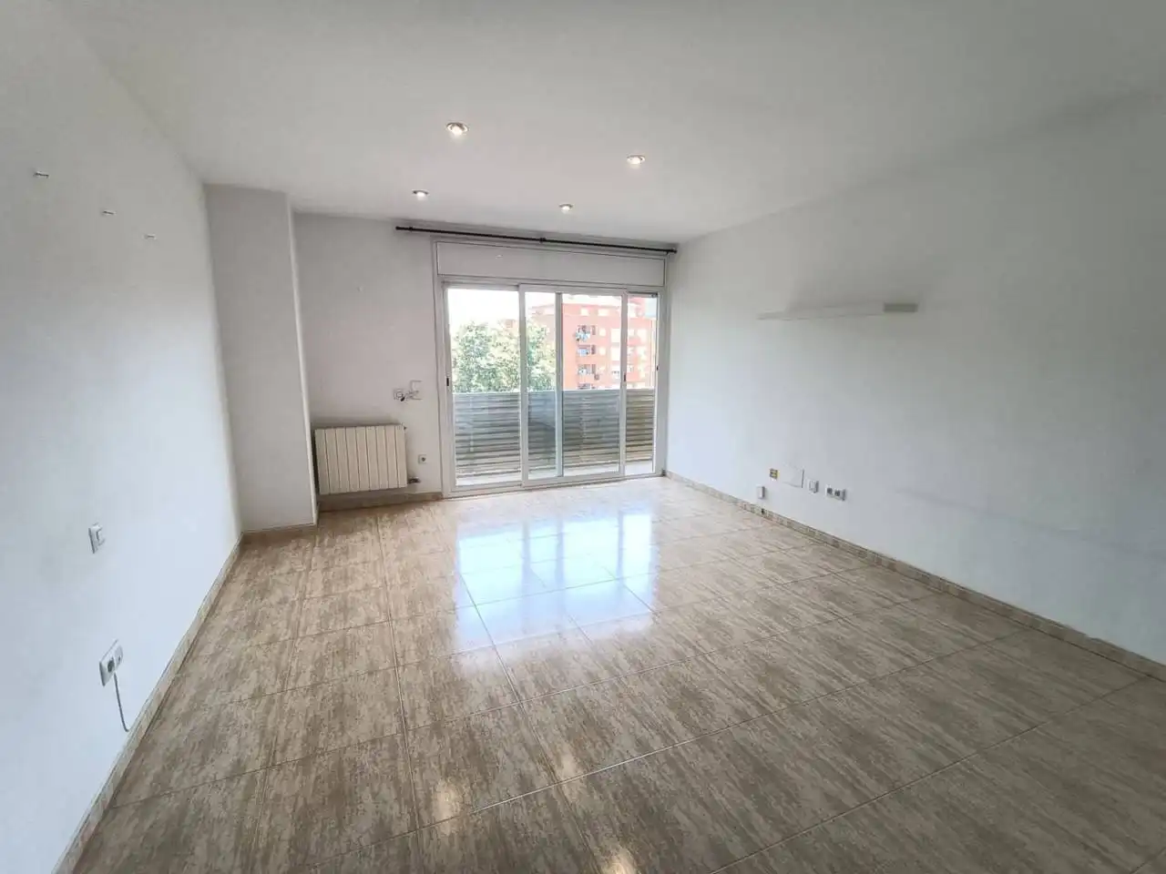 Habitación de Ático de alquiler en Girona con Calefacción, Balcón y Piscina comunitaria