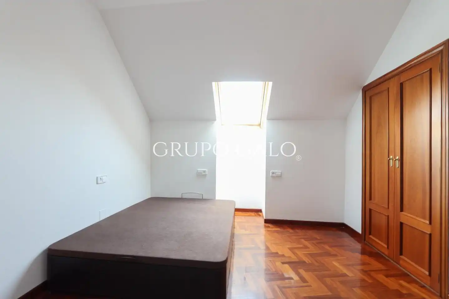 Habitación de Dúplex de alquiler en Vigo  con Calefacción, Parquet y Terraza