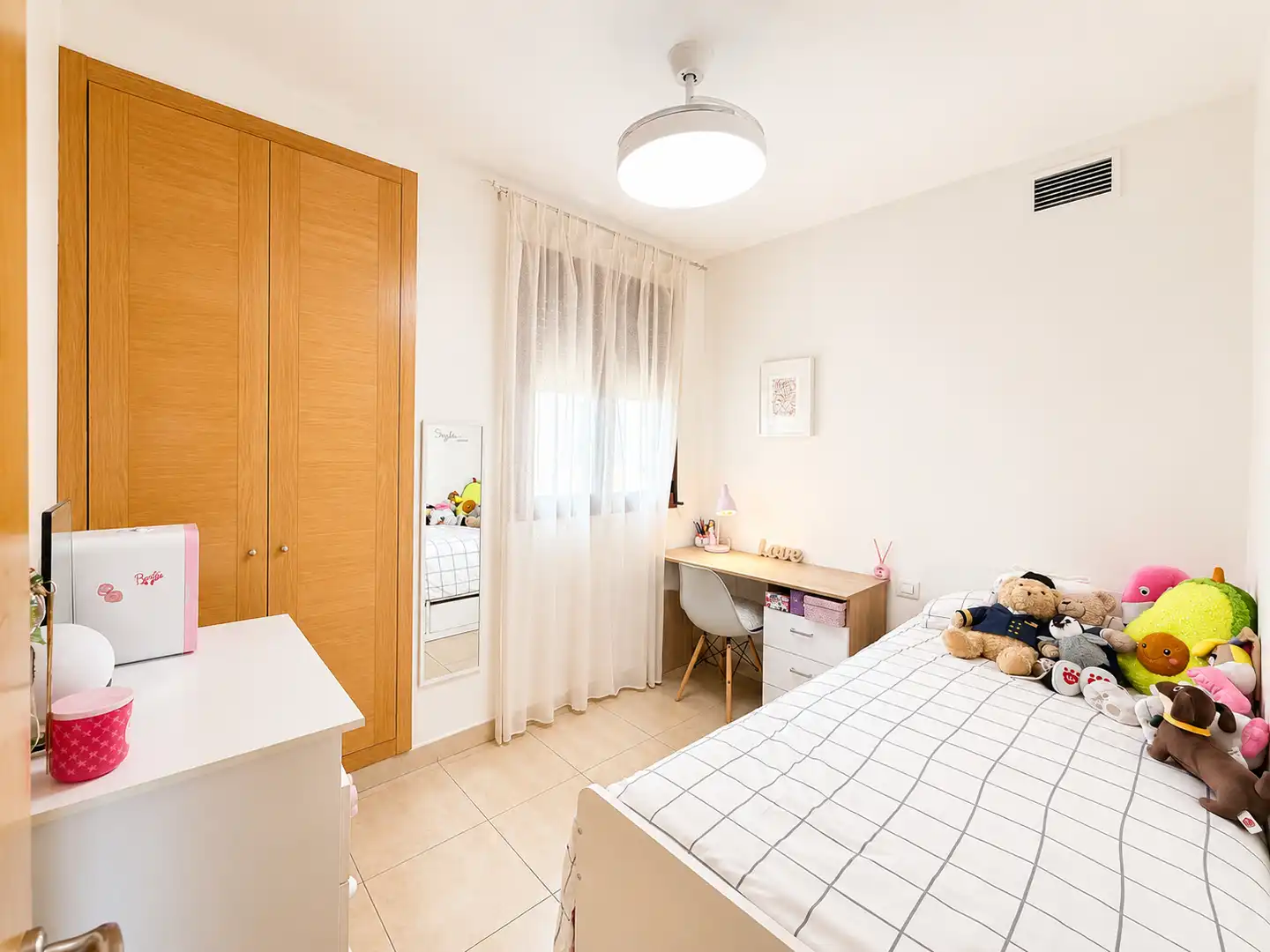 Bedroom of Flat for sale in Sevilla  with Air Conditioner and Community pool