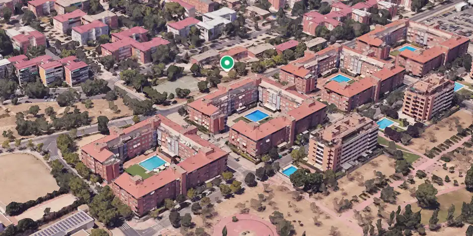 Vista exterior de Àtic de lloguer en Madrid amb Terrassa i Piscina comunitària