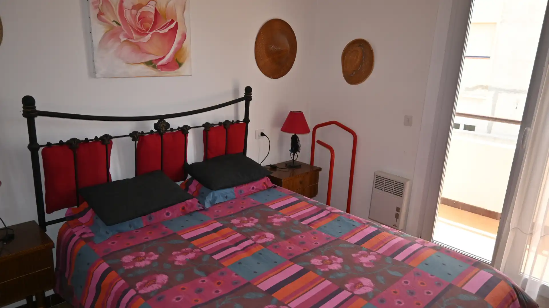 Schlafzimmer von Einfamilien-Reihenhaus zum Verkauf in L'Escala mit Möbliert