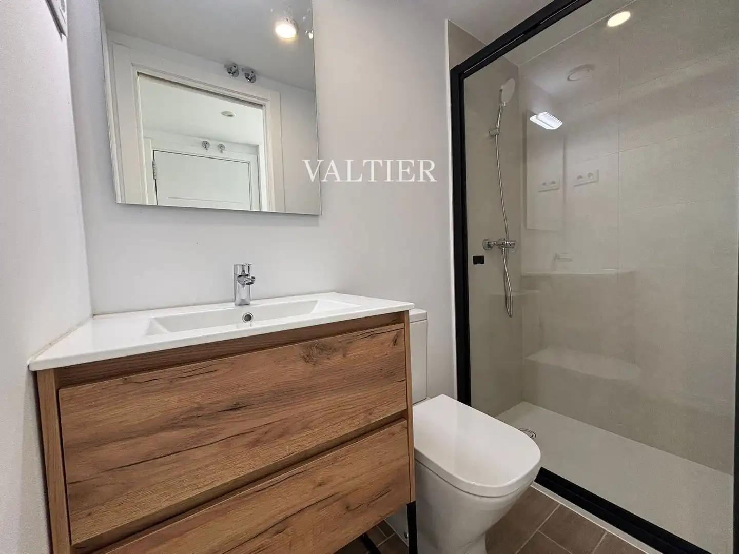 Badezimmer von Maisonette zur Miete in Madrid mit Terrasse, Abstellraum und Schwimmbad