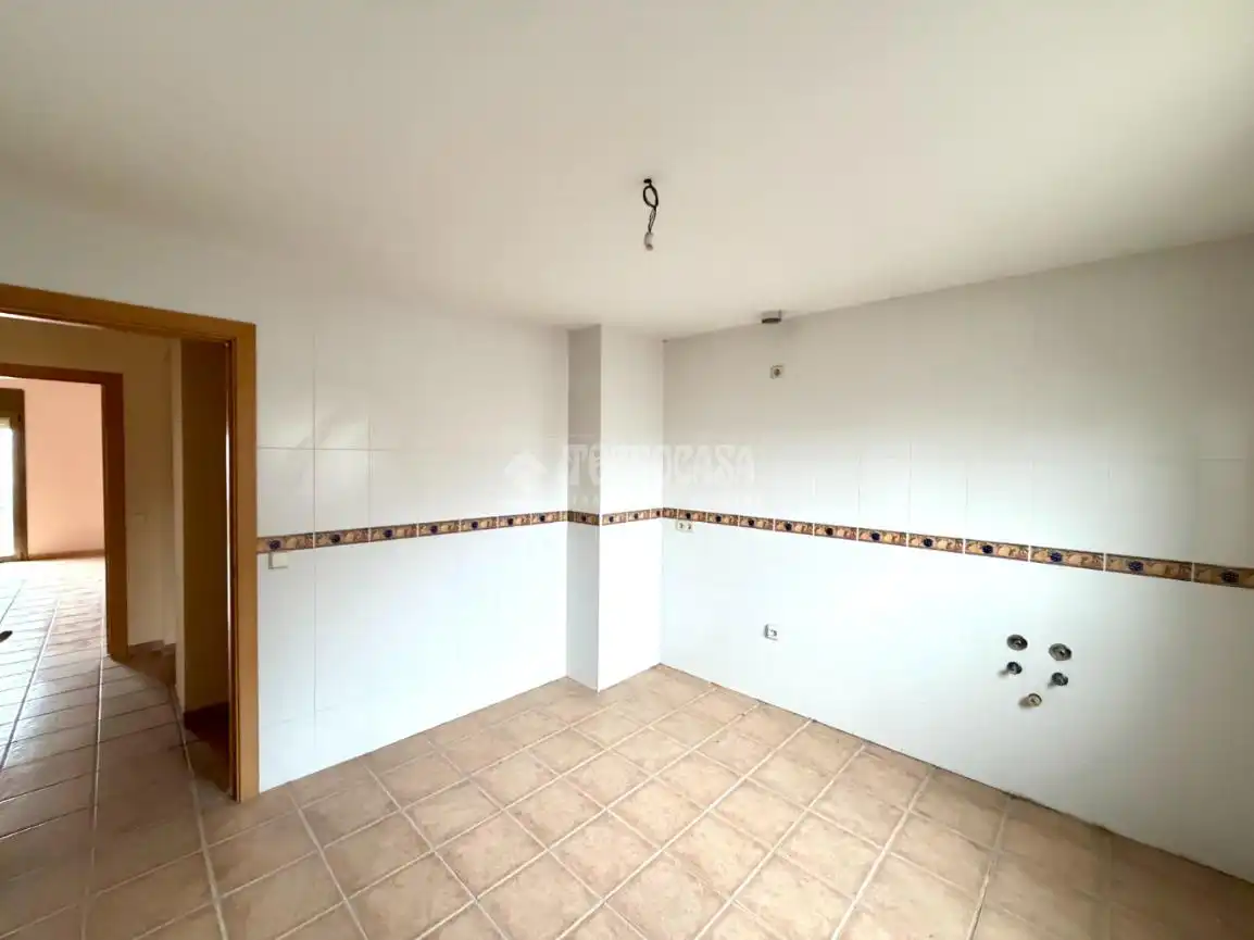 Cuina de Casa adosada en venda en Sigüenza amb Aire condicionat i Calefacció