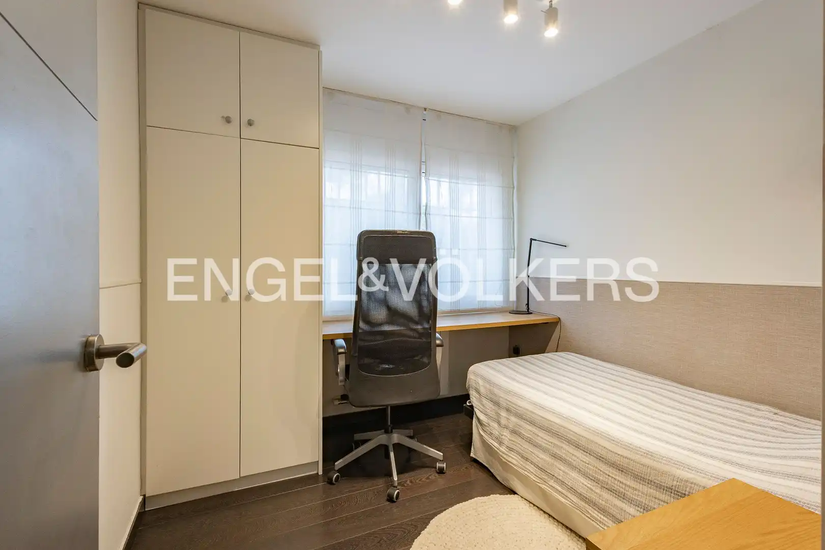 Dormitori de Apartament en venda en Esplugues de Llobregat amb Aire condicionat, Calefacció i Jardí privat
