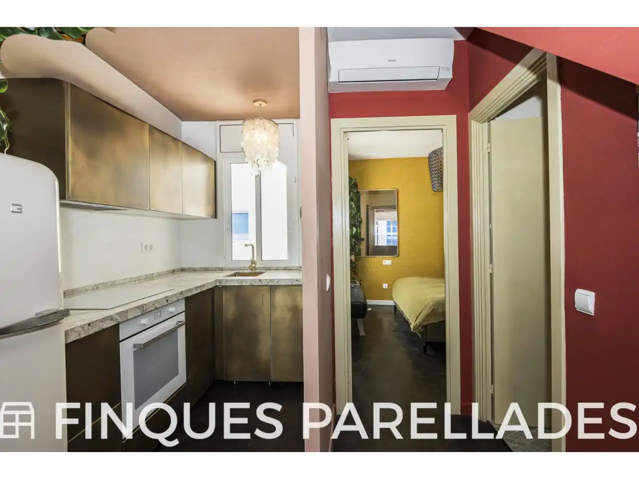 Schlafzimmer von Dachboden zum Verkauf in Sitges mit Klimaanlage, Heizung und Terrasse