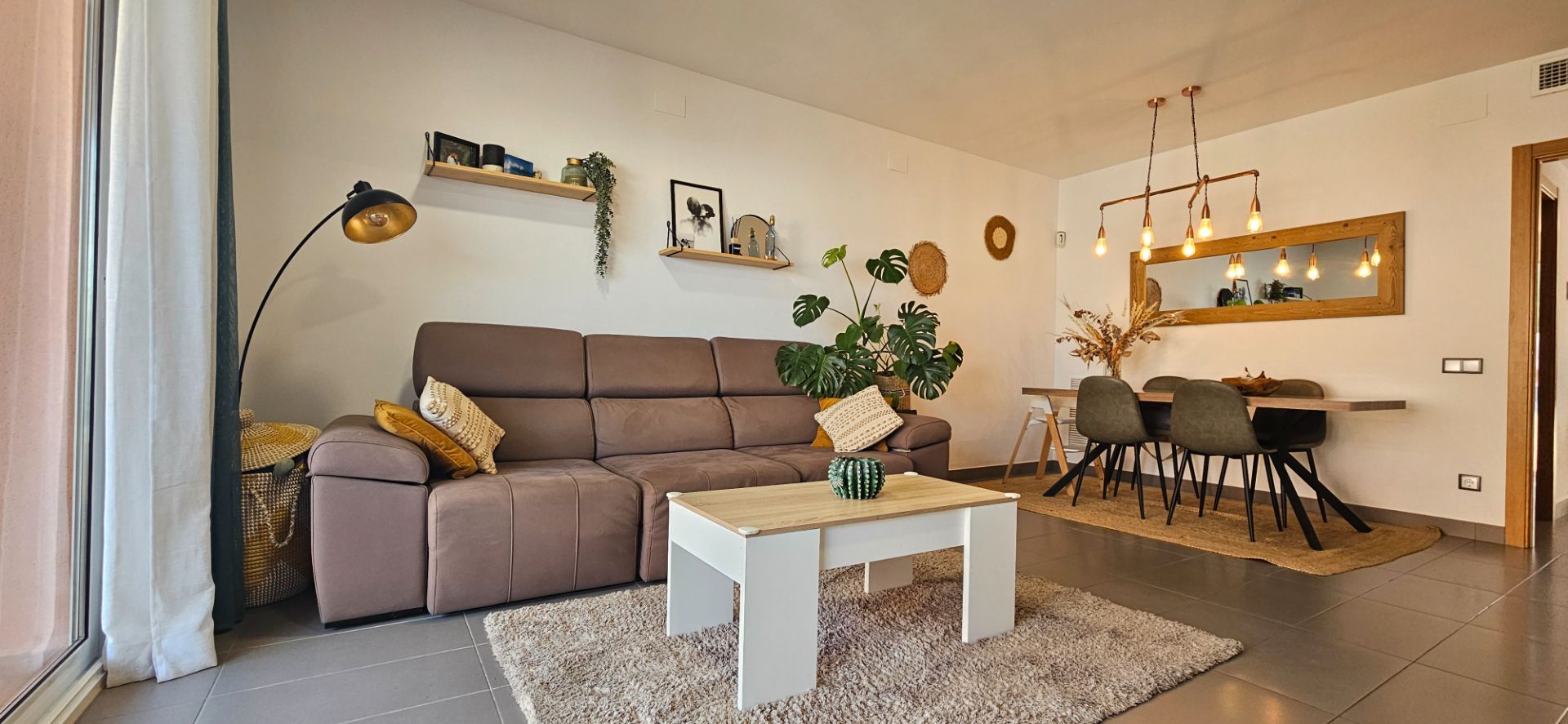 Sala d'estar de Casa adosada en venda en Creixell amb Aire condicionat, Calefacció i Jardí privat