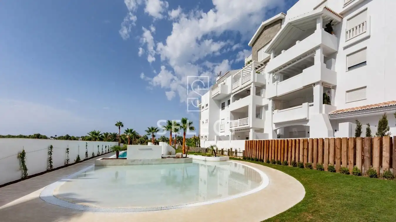 Vista exterior de Apartamento en venta en Motril con Calefacción, Terraza y Amueblado